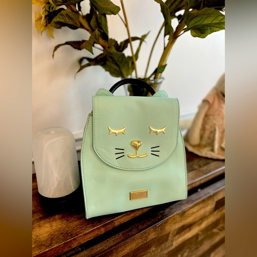 Betsy Johnson cat bag, mint green. Never used. Hand bag/ back pack bag